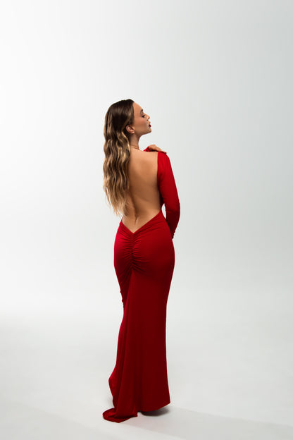 Dress with an open back